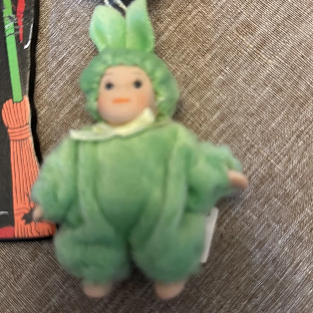 2 Easter mini doll’s & spooky cat mini stuff decor NEW